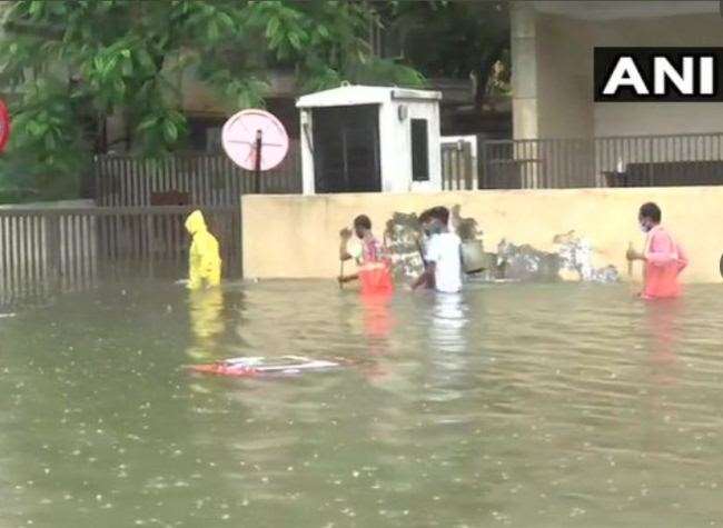 बीएमसी ने किया अवकाश का एलान